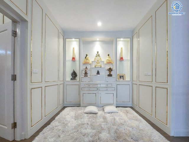 *****บ้านเดี่ยวมือสองย่านนนทบุรี ม.บางกอกบูเลอวาร์ด แจ้งวัฒนะ2  เนื้อที่กว้างถึง 67 ตร.ว. ฟังก์ชัน 4 ห้องนอน 4 ห้องน้ำ ที่จอดรถ 2 คัน บ้านหลังใหญ่ พื้นที่ใช้สอยกว้างขวาง ทำเลเดินทางสะดวก เชื่อมต่อถนนแจ้งวัฒนะ, ถนนสะพานนนทบุรี-บางบัวทอง, ถนนถนนทางหลวงชนบทนนทบุรี